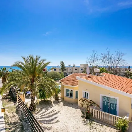 Villa Marios By *